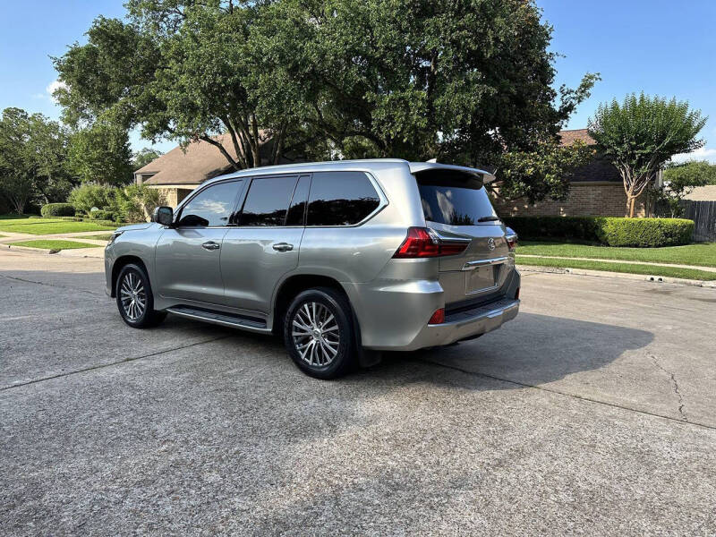 2019 Lexus LX 570 Three-Row