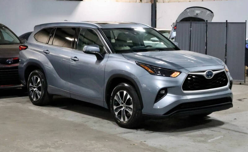 2022 Toyota Highlander Hybrid XLE