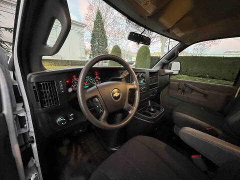 2024 Chevrolet Express 2500