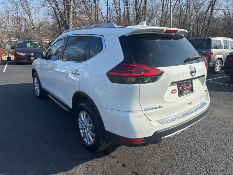 2017 Nissan Rogue SV photo 7