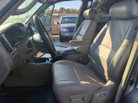 2004 Toyota Sequoia SR5