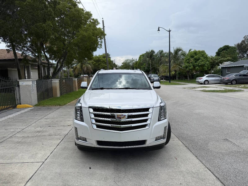 2017 Cadillac Escalade Standard