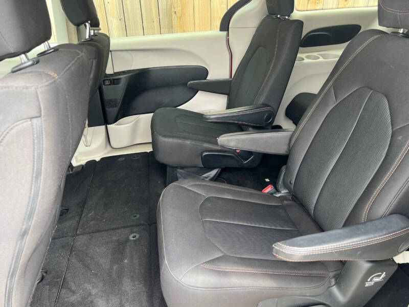 2017 Chrysler Pacifica LX