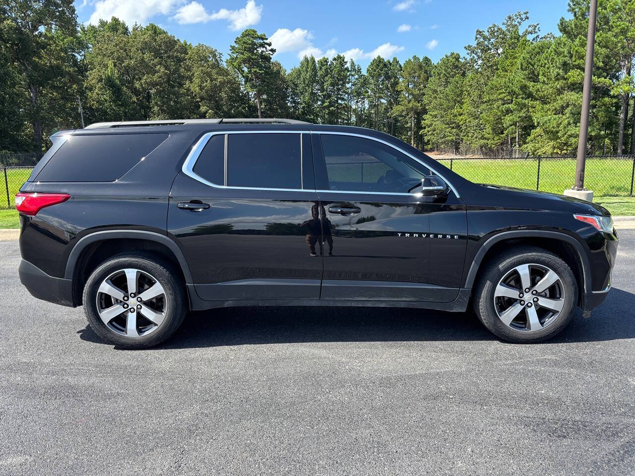  2019 Chevrolet Traverse LT Leather FWD   