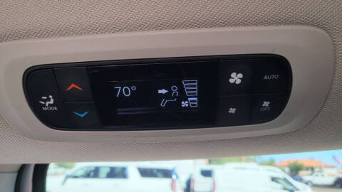 2024 Chrysler Pacifica Plug-In Hybrid Select