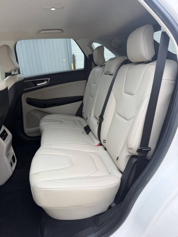 2021 Ford Edge Titanium