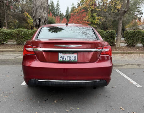 2013 Chrysler 200 LX
