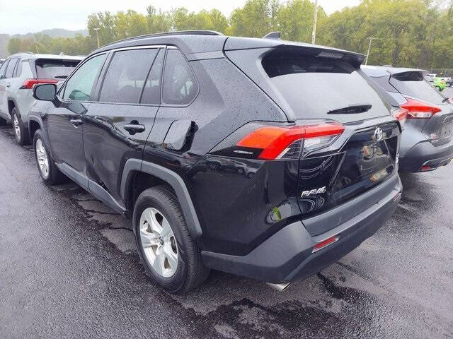 Used 2021 Toyota RAV4 XLE with VIN 2T3P1RFV5MW173064 for sale in Hazard, KY