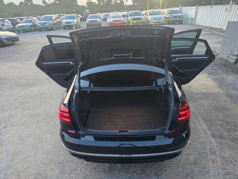 2018 Volkswagen Passat 2.0T R-Line