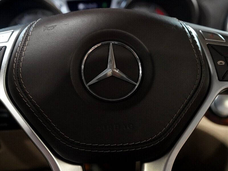 2015 Mercedes-Benz SL-Class 48