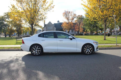 2020 Volvo S60 T5 Momentum