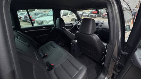 2016 Volkswagen Tiguan 2.0T R-Line 4Motion