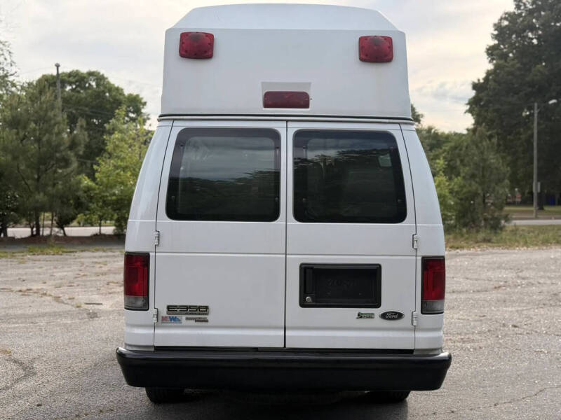 2011 Ford E-Series E-350 SD