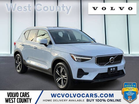 2025 Volvo XC40 B5 Core Bright Theme