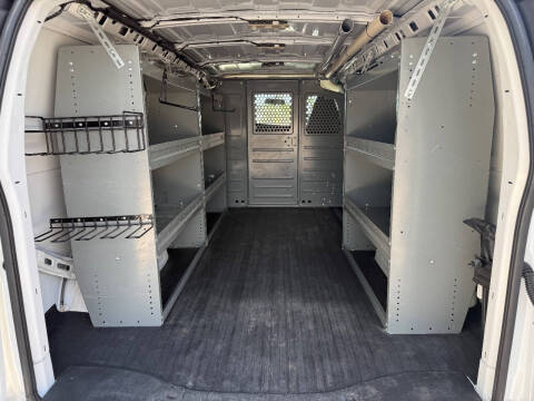 2023 Chevrolet Express 2500