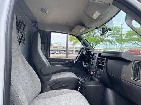 2025 Chevrolet Express 3500