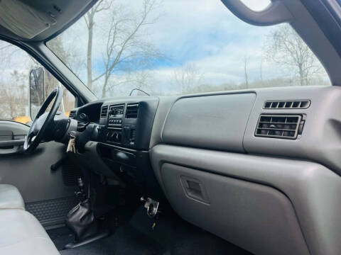 2004 Ford F-650 Super Duty