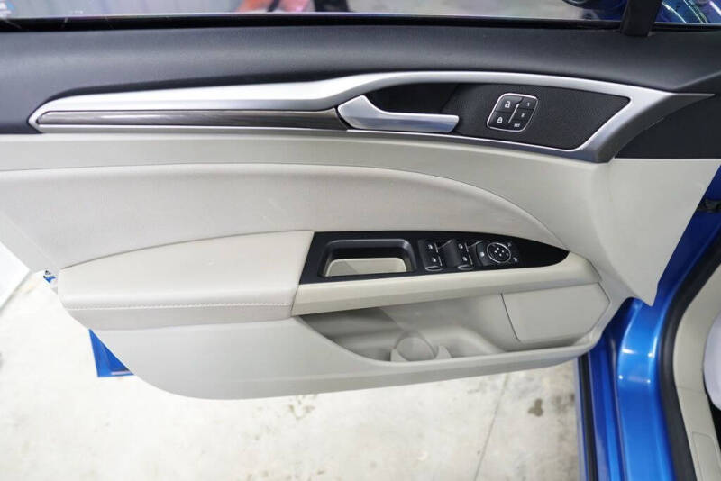 2020 Ford Fusion SEL