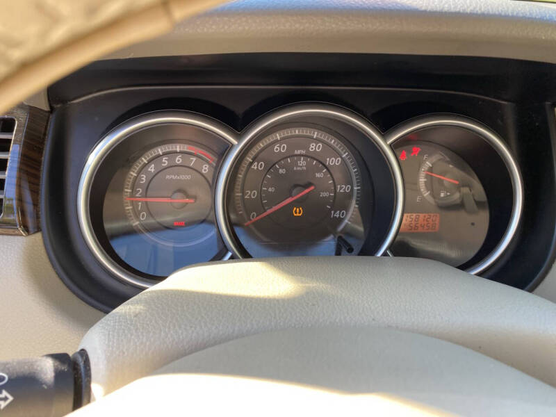 2012 Nissan Versa 1.8 SL