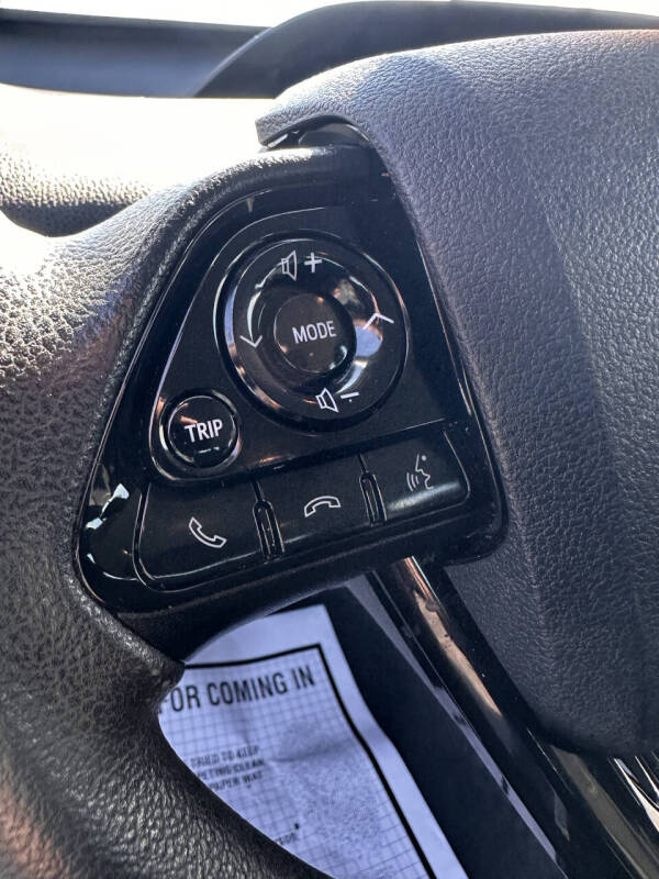 2022 Toyota Prius LE