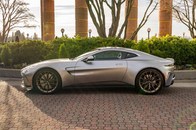 2025 Aston Martin Vantage