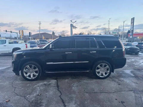 2017 Cadillac Escalade Luxury
