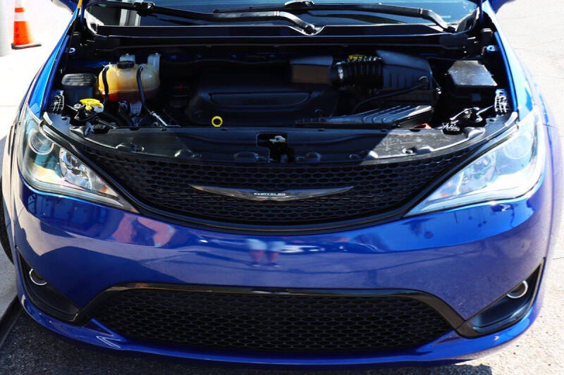 2020 Chrysler Pacifica Touring