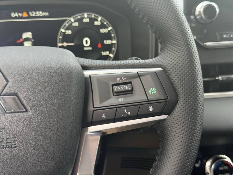 2025 Mitsubishi Outlander PHEV SE