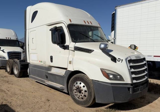 2020 Freightliner Cascadia 126