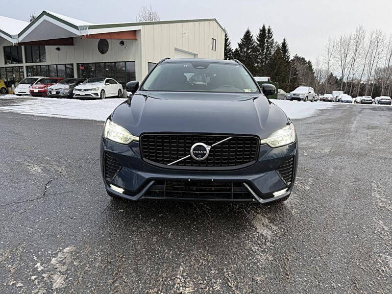 2024 Volvo XC60 B5 Plus Dark Theme