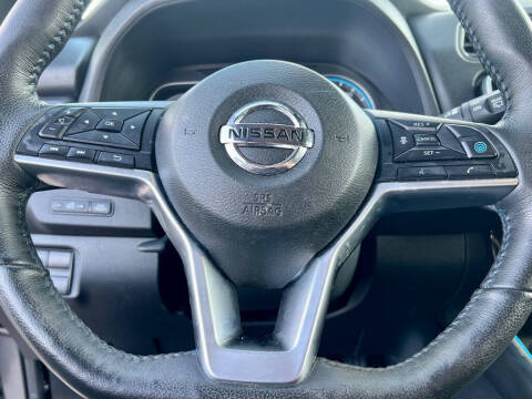 2022 Nissan LEAF SV