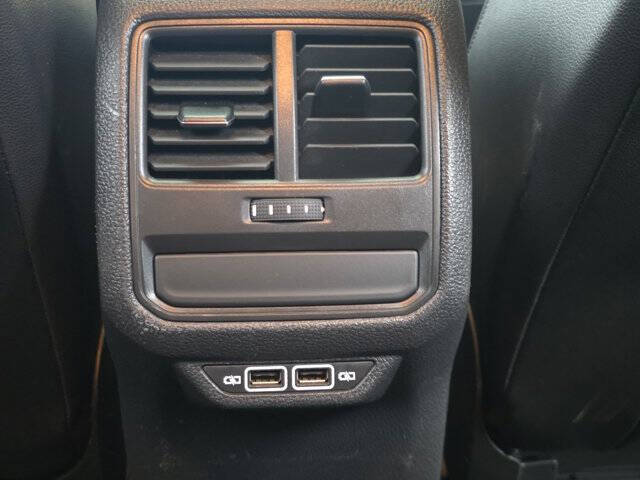 2020 Volkswagen Passat R-Line