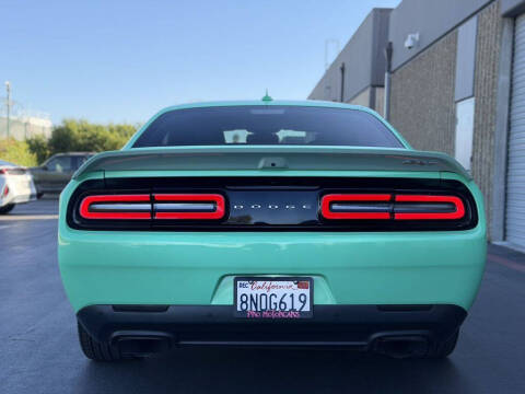 2016 Dodge Challenger SRT Hellcat