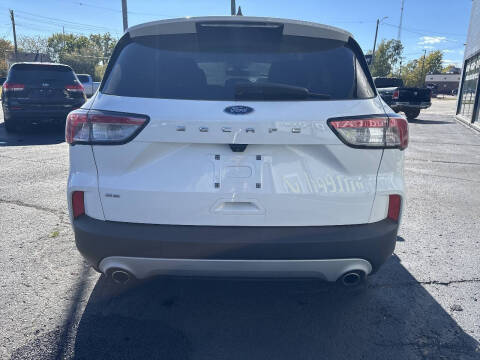 2021 Ford Escape SE