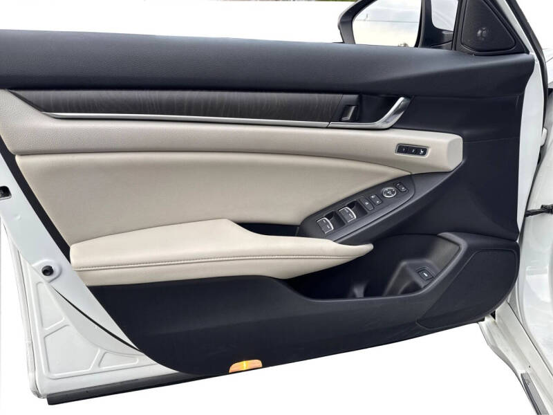 2019 Honda Accord Hybrid Touring