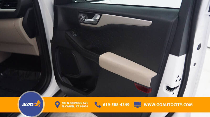 2020 Ford Escape SE