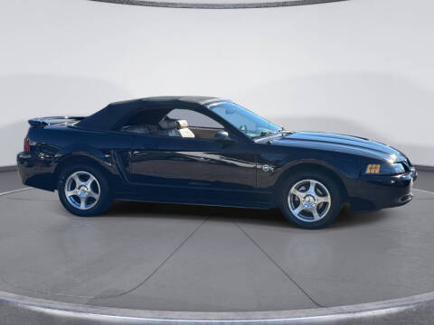 2004 Ford Mustang Deluxe