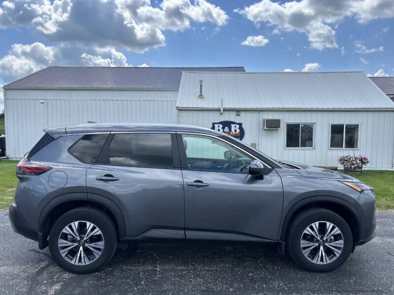 2022 Nissan Rogue SV's photo