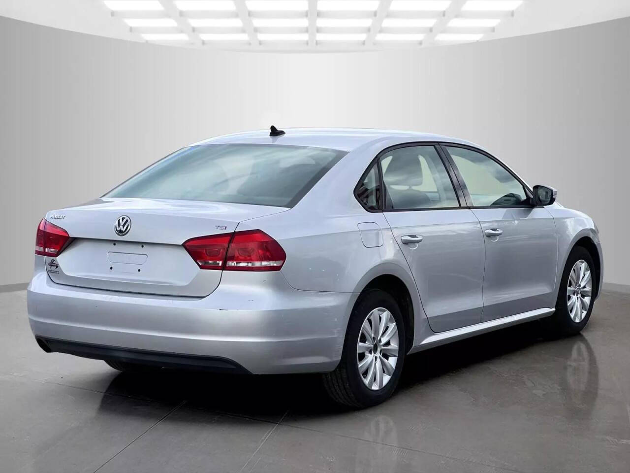 2015 Volkswagen Passat for sale at Used Cars Toledo in Oregon, OH