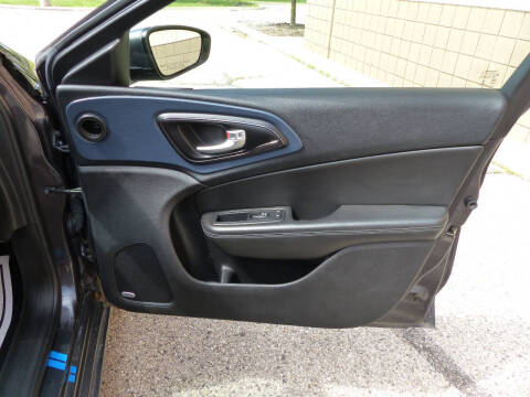 2015 Chrysler 200 S