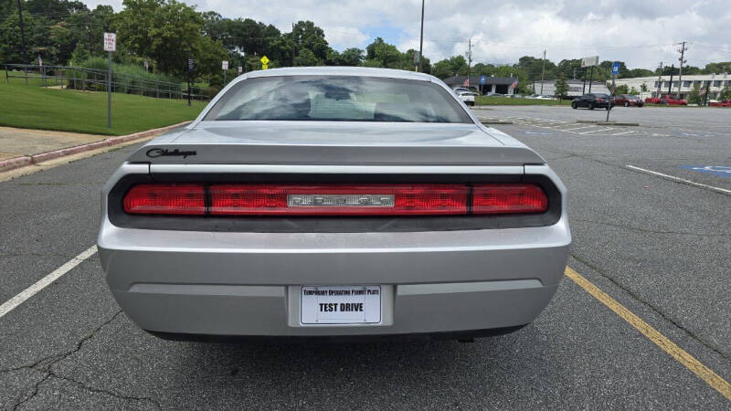 2010 Dodge Challenger SE