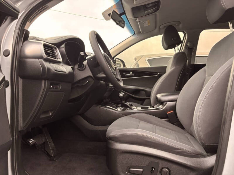 2019 Kia Sorento LX V6