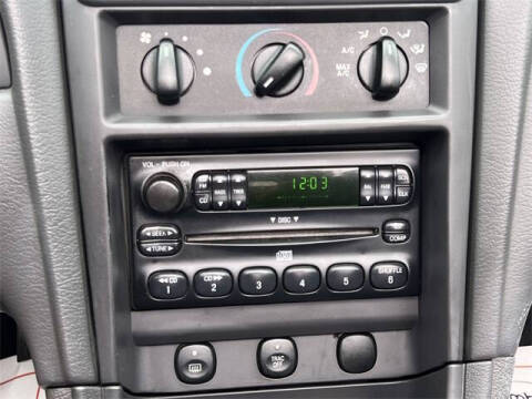 2004 Ford Mustang Deluxe