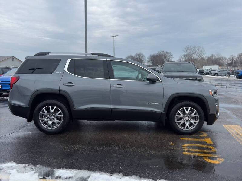2022 GMC Acadia SLT
