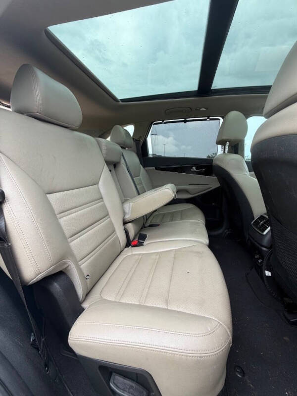 2019 Kia Sorento EX V6