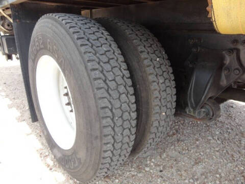 2013 Freightliner M2 106