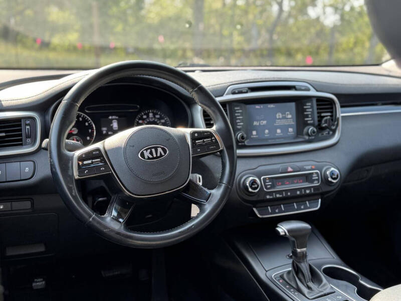 2019 Kia Sorento LX