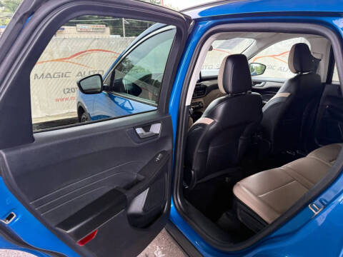 2021 Ford Escape SEL