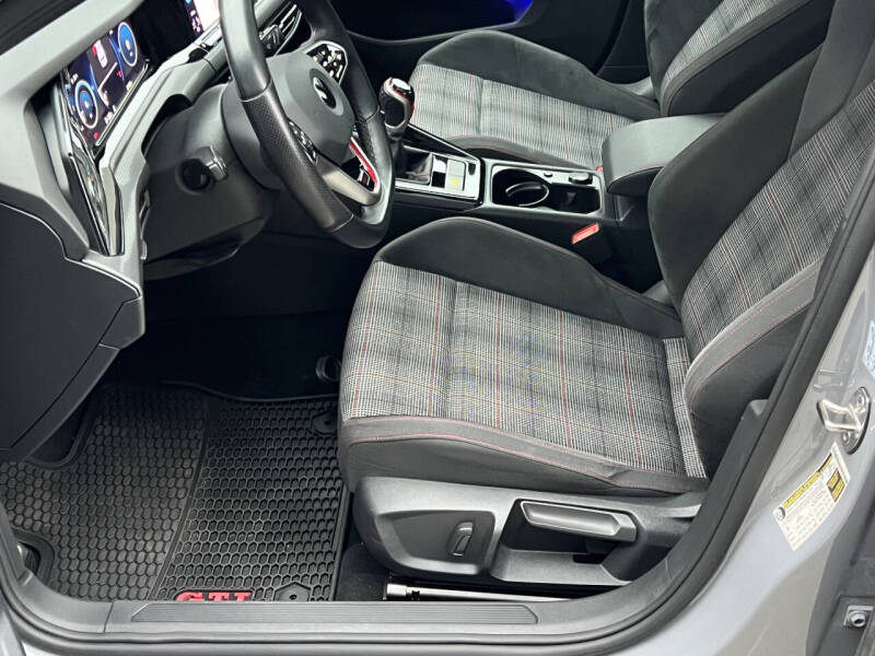 2023 Volkswagen Golf GTI SE