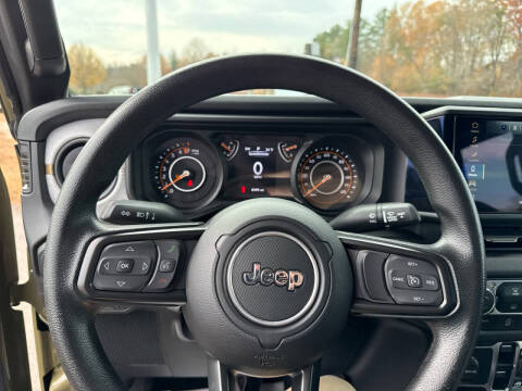 2025 Jeep Gladiator NightHawk